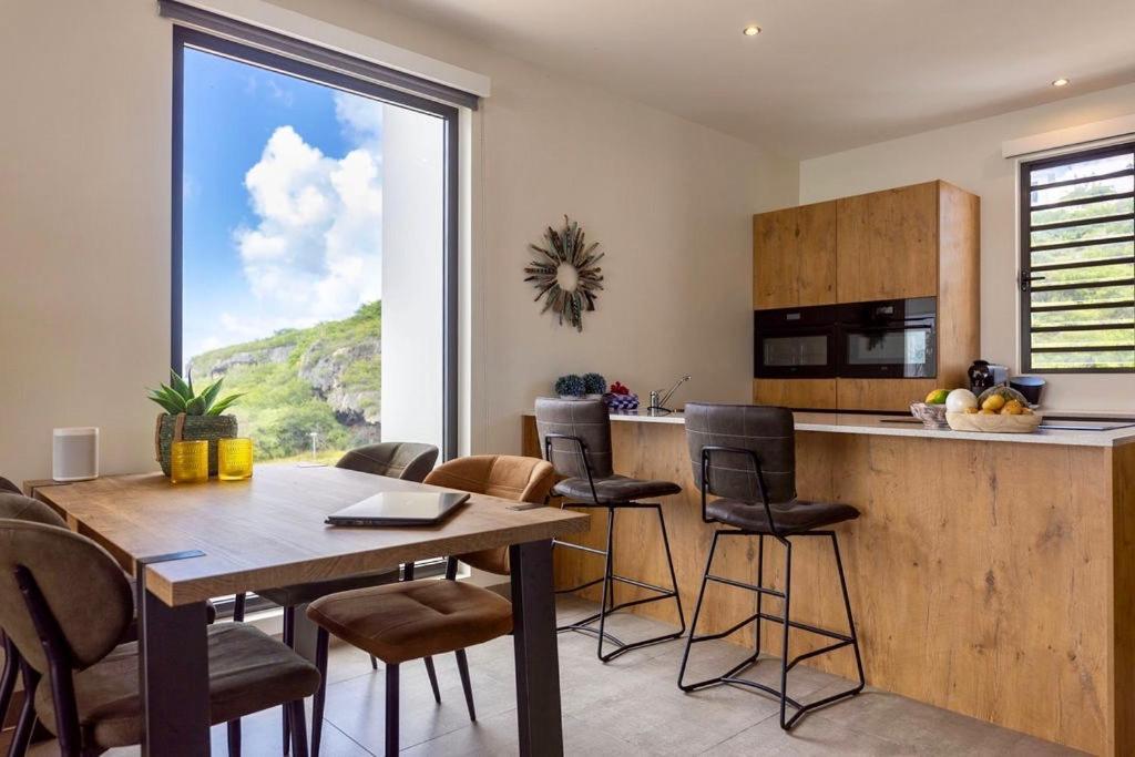 Coral Estate Ocean View Apartments วิลเลมสตัด ภายนอก รูปภาพ