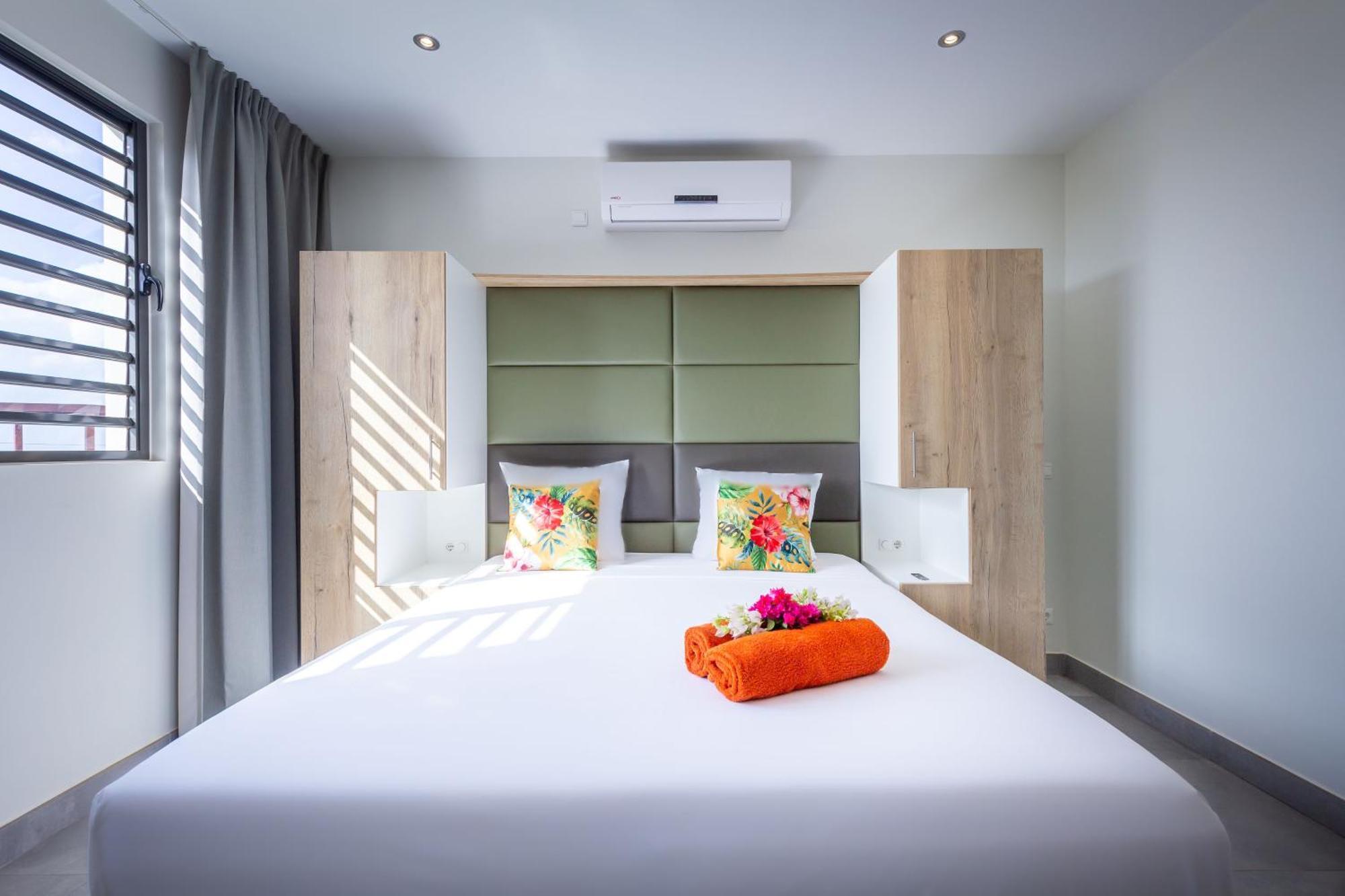 Coral Estate Ocean View Apartments วิลเลมสตัด ภายนอก รูปภาพ